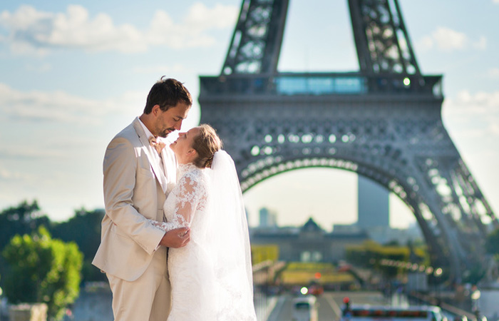 Private chauffeur in Paris for your wedding day tour